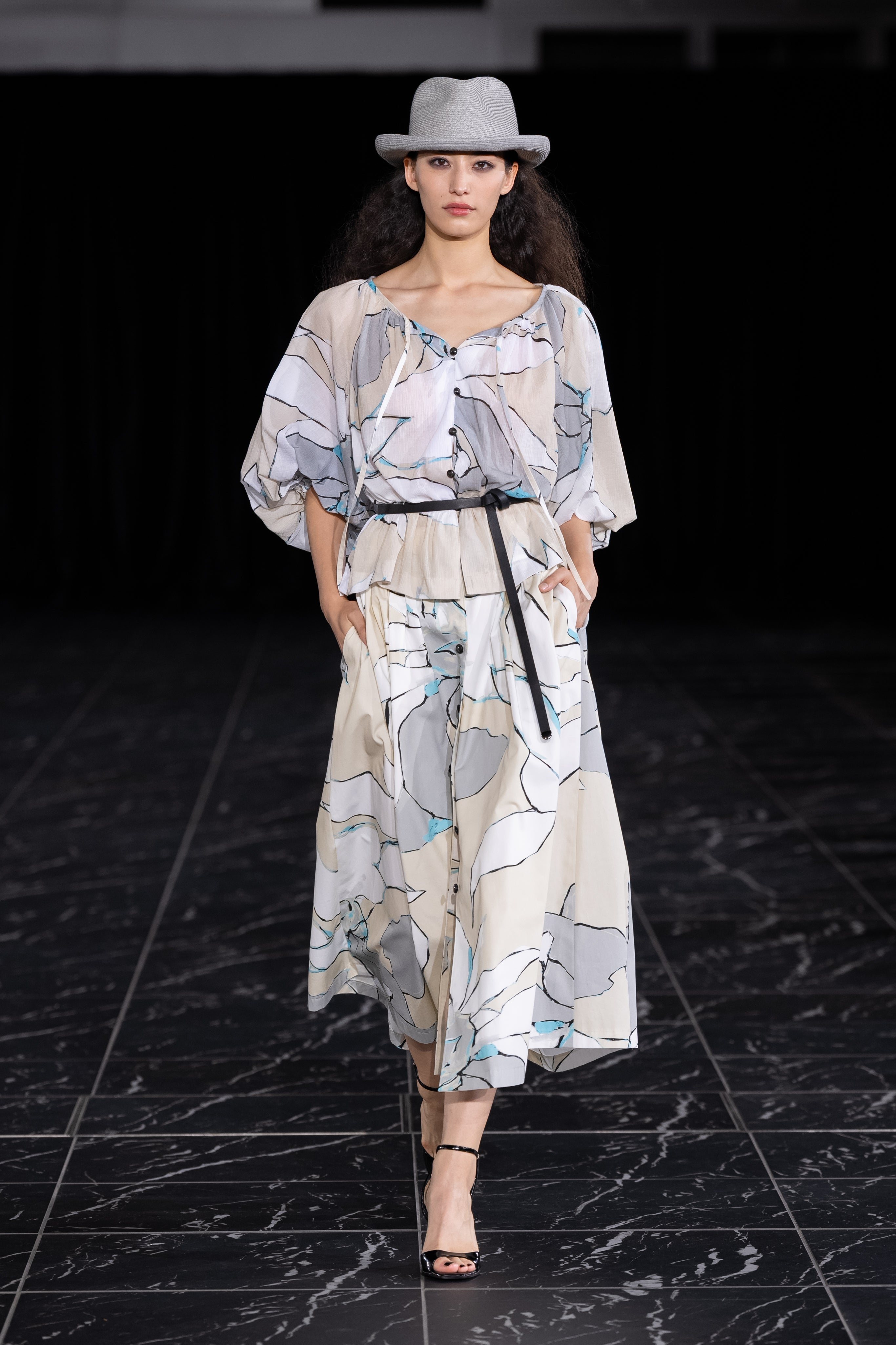 보타니컬 무늬 블라우스 / Botanical Print Blouse