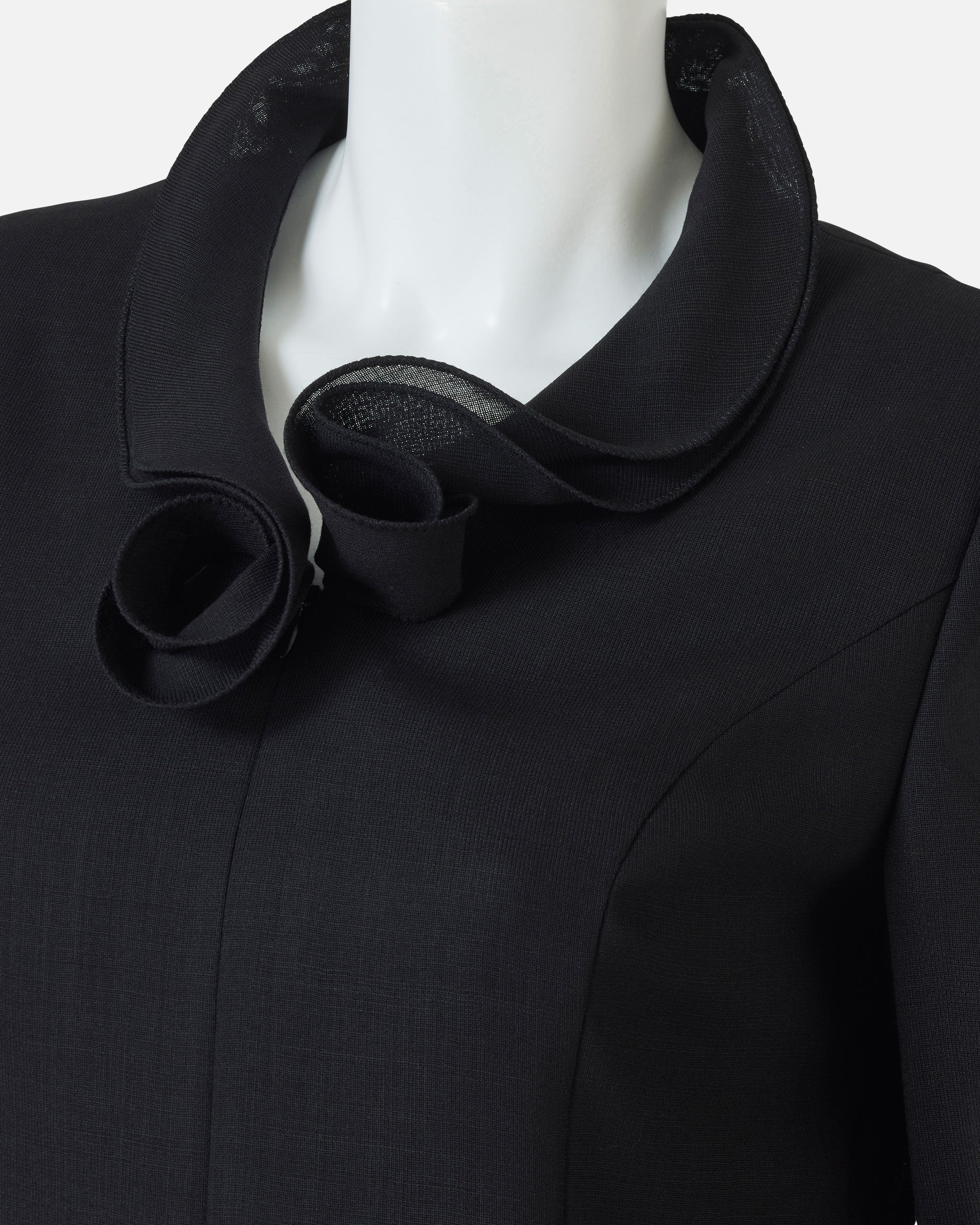 프릴 컬러 슬리브 블랙 원피스 / Black Dress with Frill on Collar and Sleeve Hem