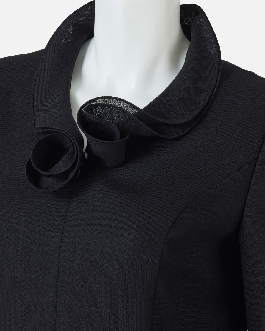 프릴 컬러 슬리브 블랙 원피스 / Black Dress with Frill on Collar and Sleeve Hem