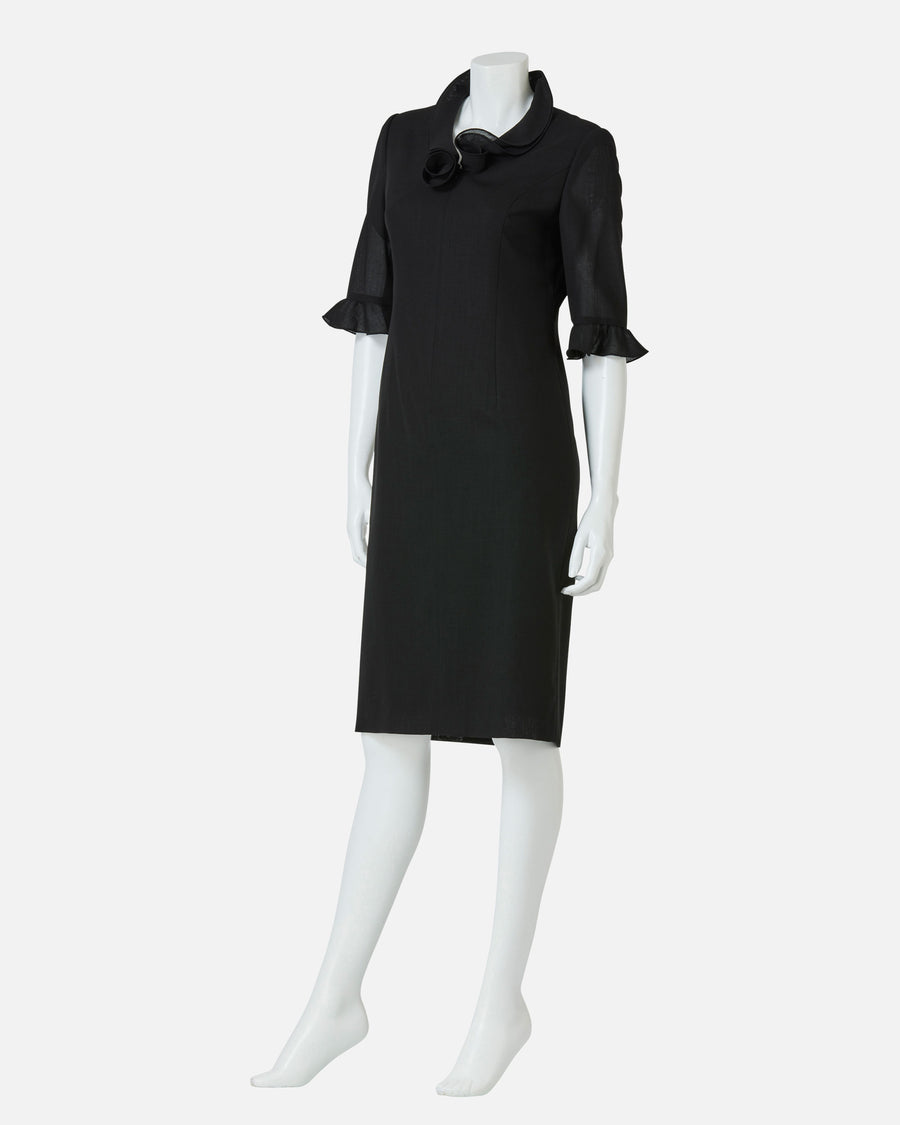 프릴 컬러 슬리브 블랙 원피스 / Black Dress with Frill on Collar and Sleeve Hem