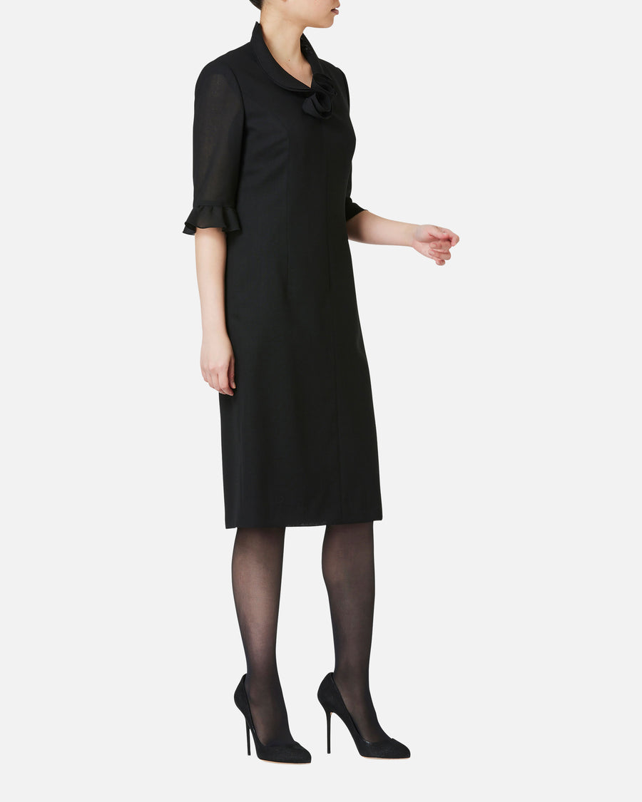프릴 컬러 슬리브 블랙 원피스 / Black Dress with Frill on Collar and Sleeve Hem