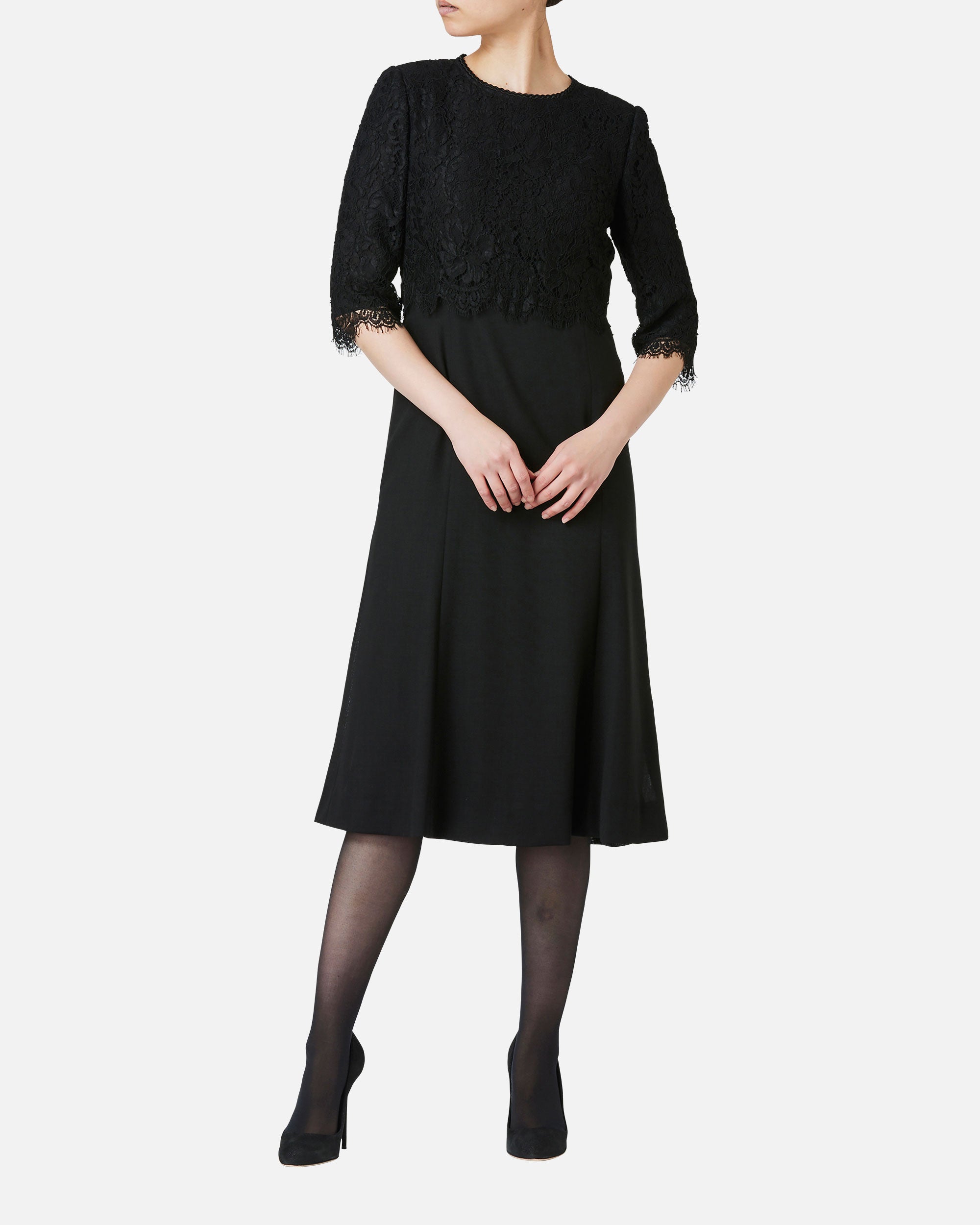 리버 레이스 × 플레어 스커트 블랙 원피스 / Flare Black Dress with Leavers Lace