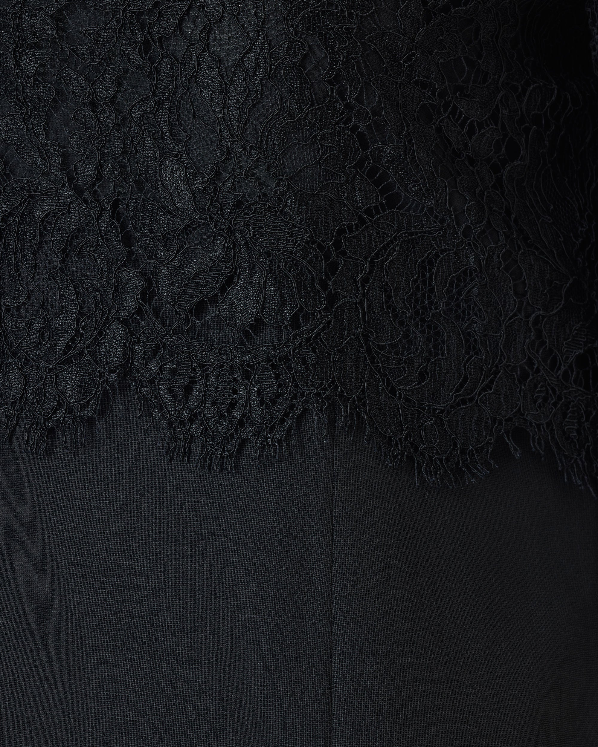 리버 레이스 × 플레어 스커트 블랙 원피스 / Flare Black Dress with Leavers Lace