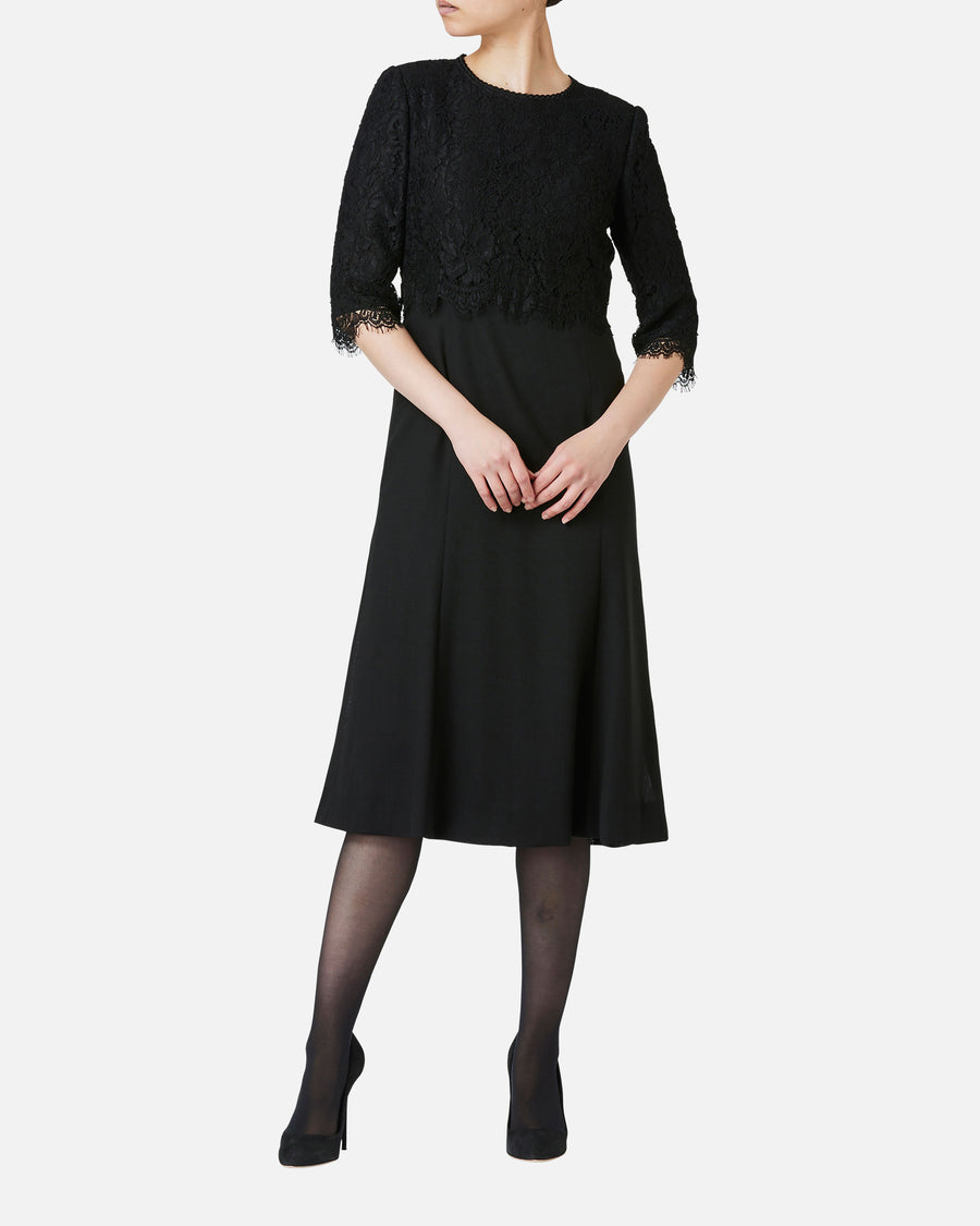 리버 레이스 × 플레어 스커트 블랙 원피스 / Flare Black Dress with Leavers Lace
