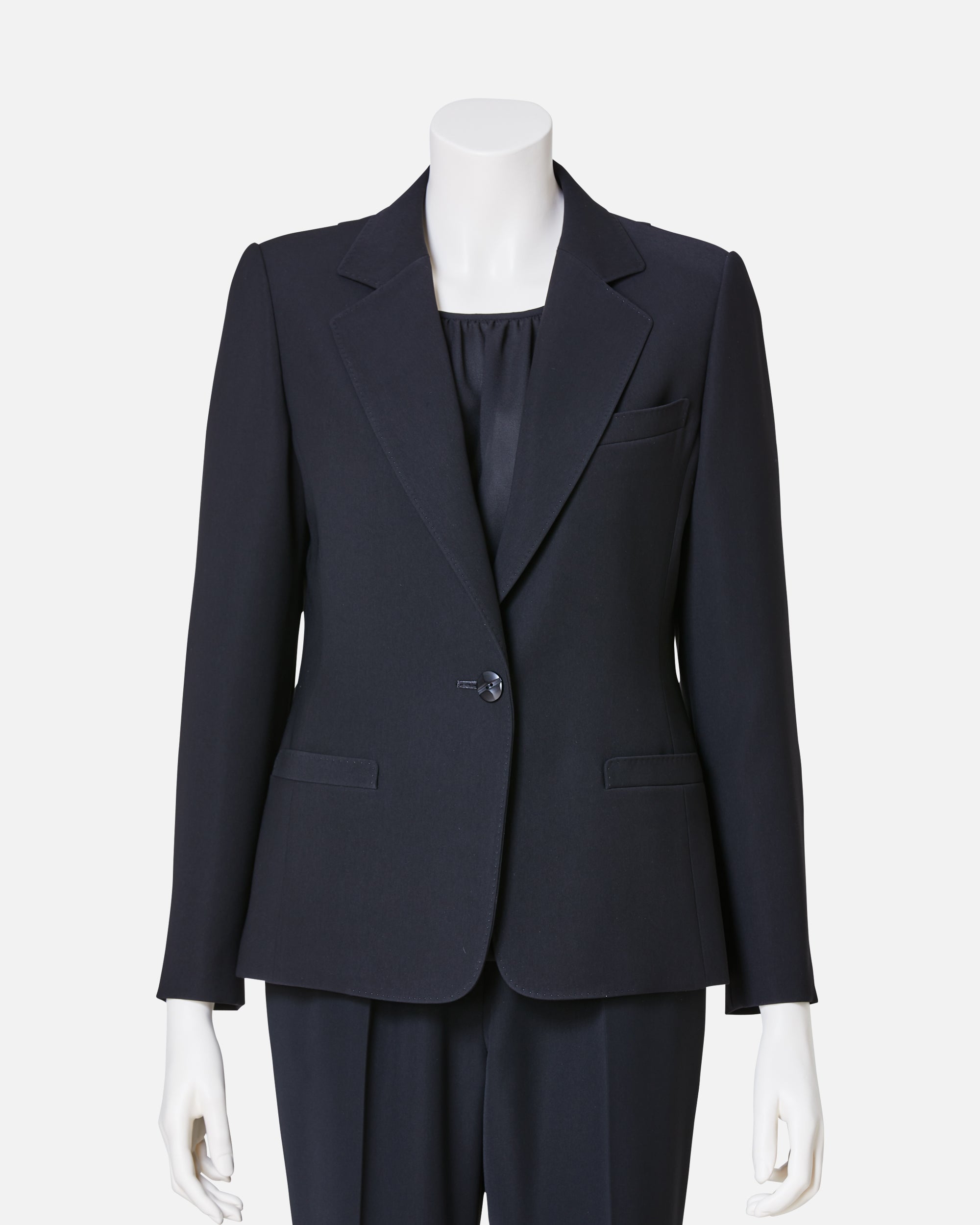 테일러드 블랙 재킷 / Tailored Black Jacket