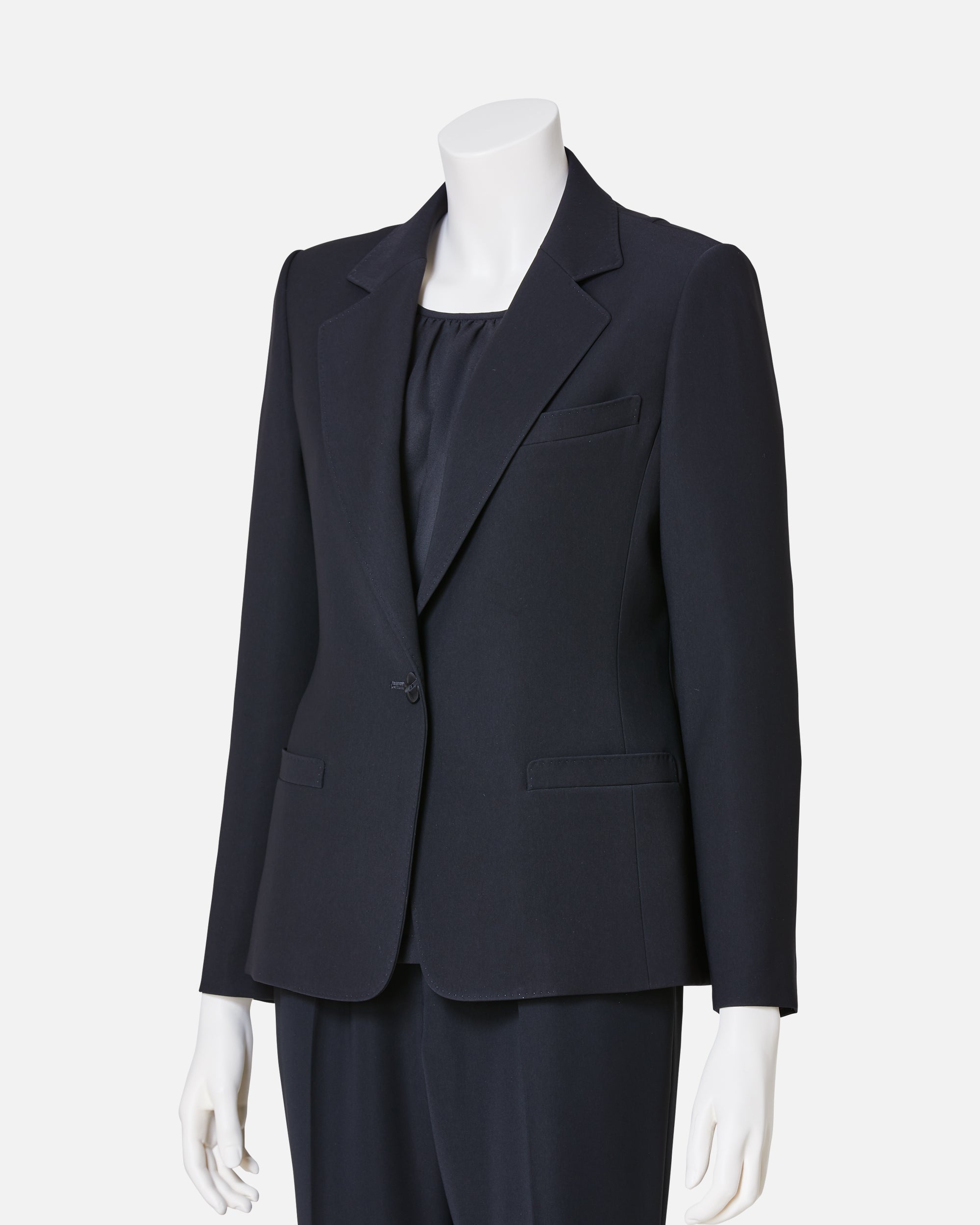 테일러드 블랙 재킷 / Tailored Black Jacket