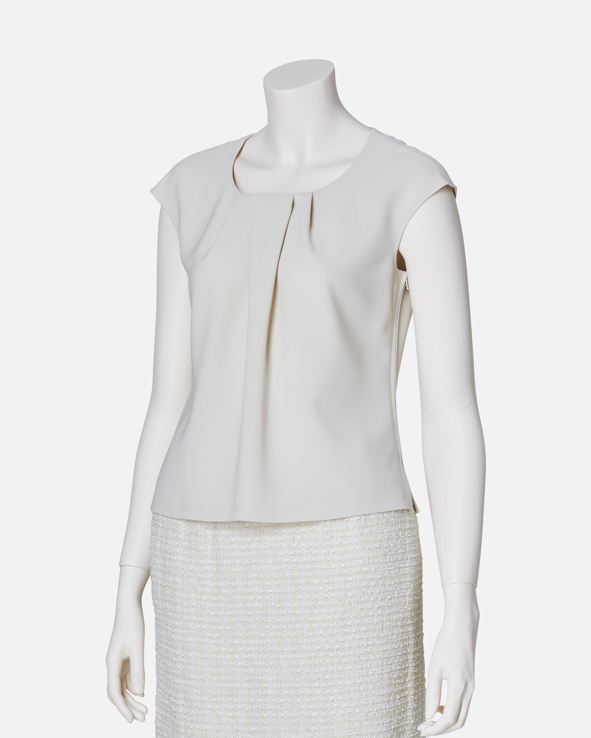 탁 블라우스 / Pleat-Neck Blouse