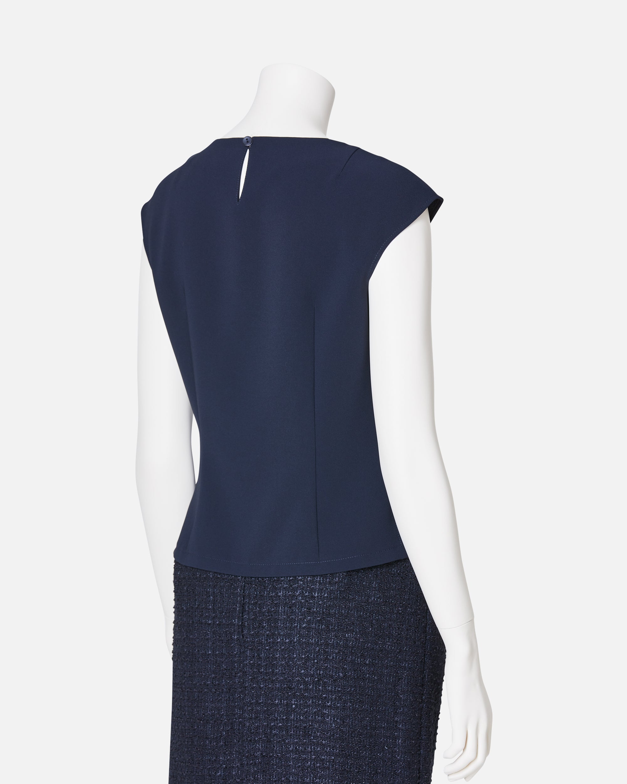 탁 블라우스 / Pleat-Neck Blouse