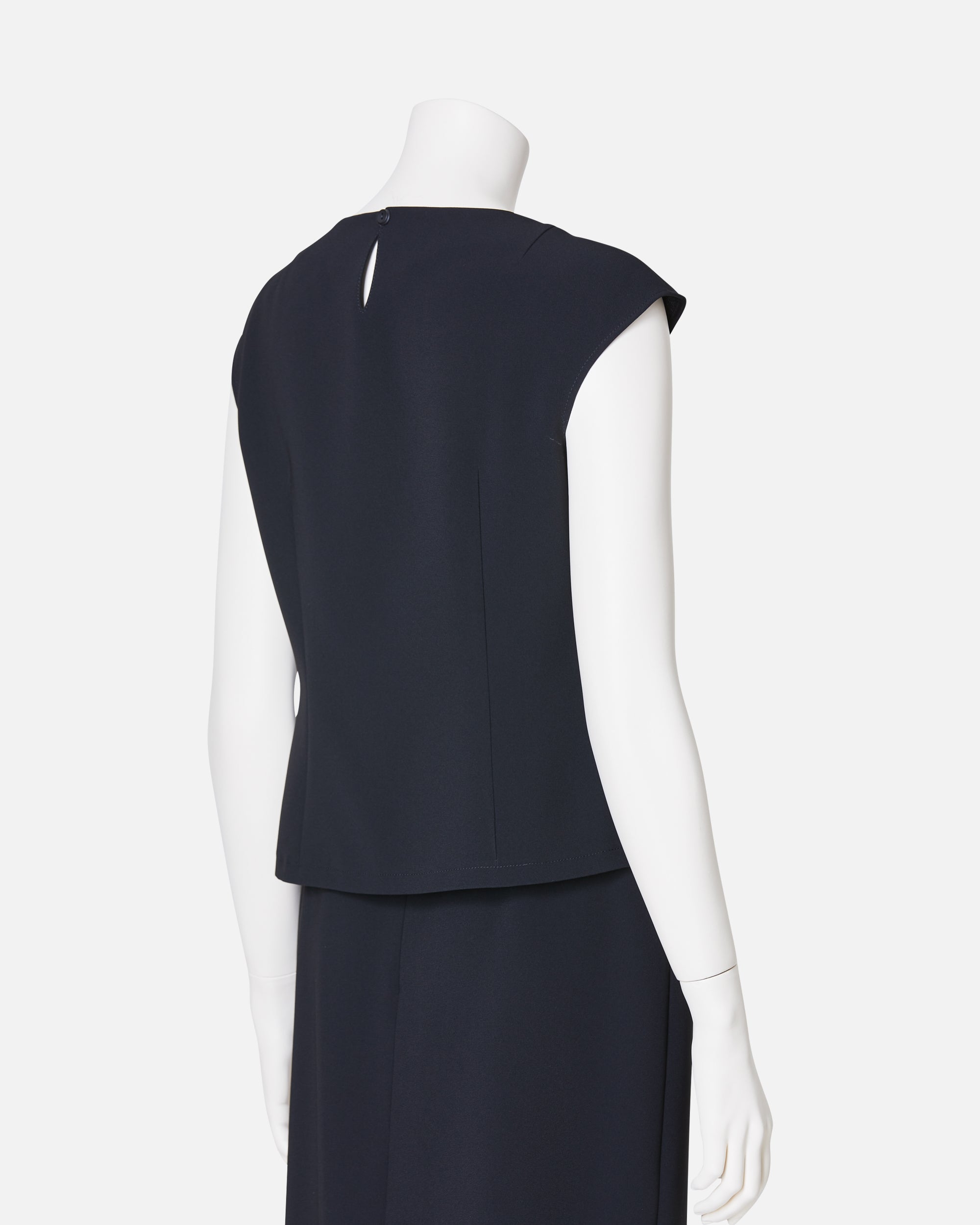탁 블라우스 / Pleat-Neck Blouse